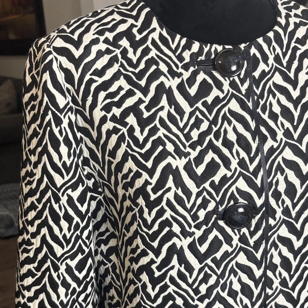 Chico's Black and White Patterned Blazer - Picture 4 of 8